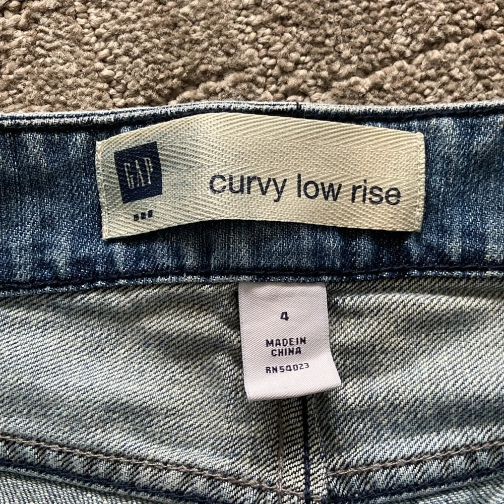 GAP Factory Curvy Low Rise Capris - Picture 10 of 12
